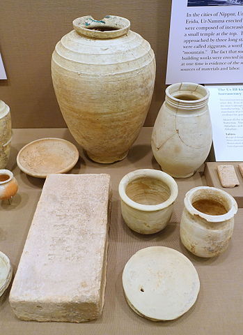 Photo of the assorted pottery described above.
