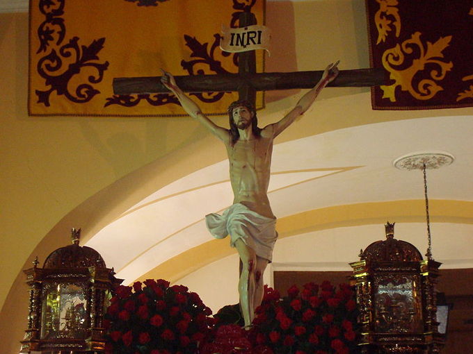 Sculpture of Jesus on the cross.