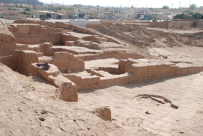 Photo depicts the northeast palace, part of the ruins excavated by geologists at Tal Halaf.