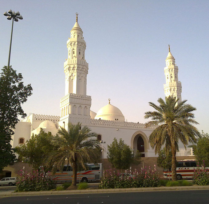 The Masjid al-Qiblatain is a mosque accentuated with twin minarets, or towers, as well as twin domes.