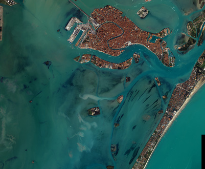 Arial photo of the city of Venice.