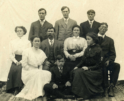 1900s family portrait