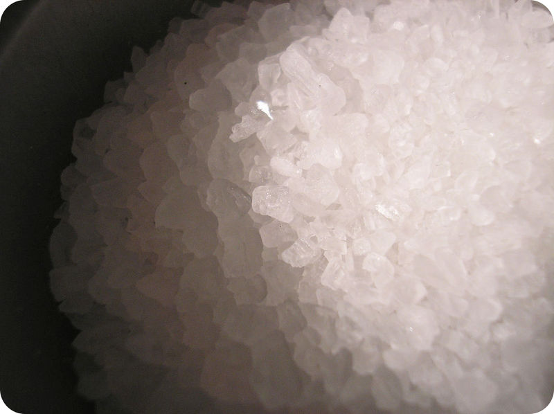 Rock salt, small asymmetrical white crystals
