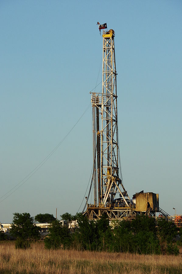 Figure 2. Natural gas drilling rig in Texas. 