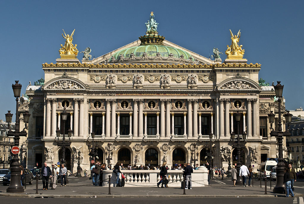 Photo of the front of the Palais Garnier of the Paris Opéra