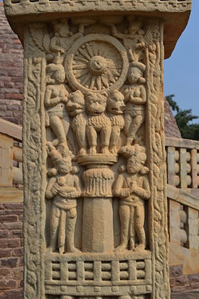 Ashokan Pillar on a relief at the Mahastupa at Sanchi, north gate (torana) post, 3rd c. B.C.E. (photo: Nandanupadhyay, CC: BY-SA 3.0)