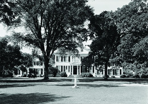 A photo shows the Lloyd plantation.