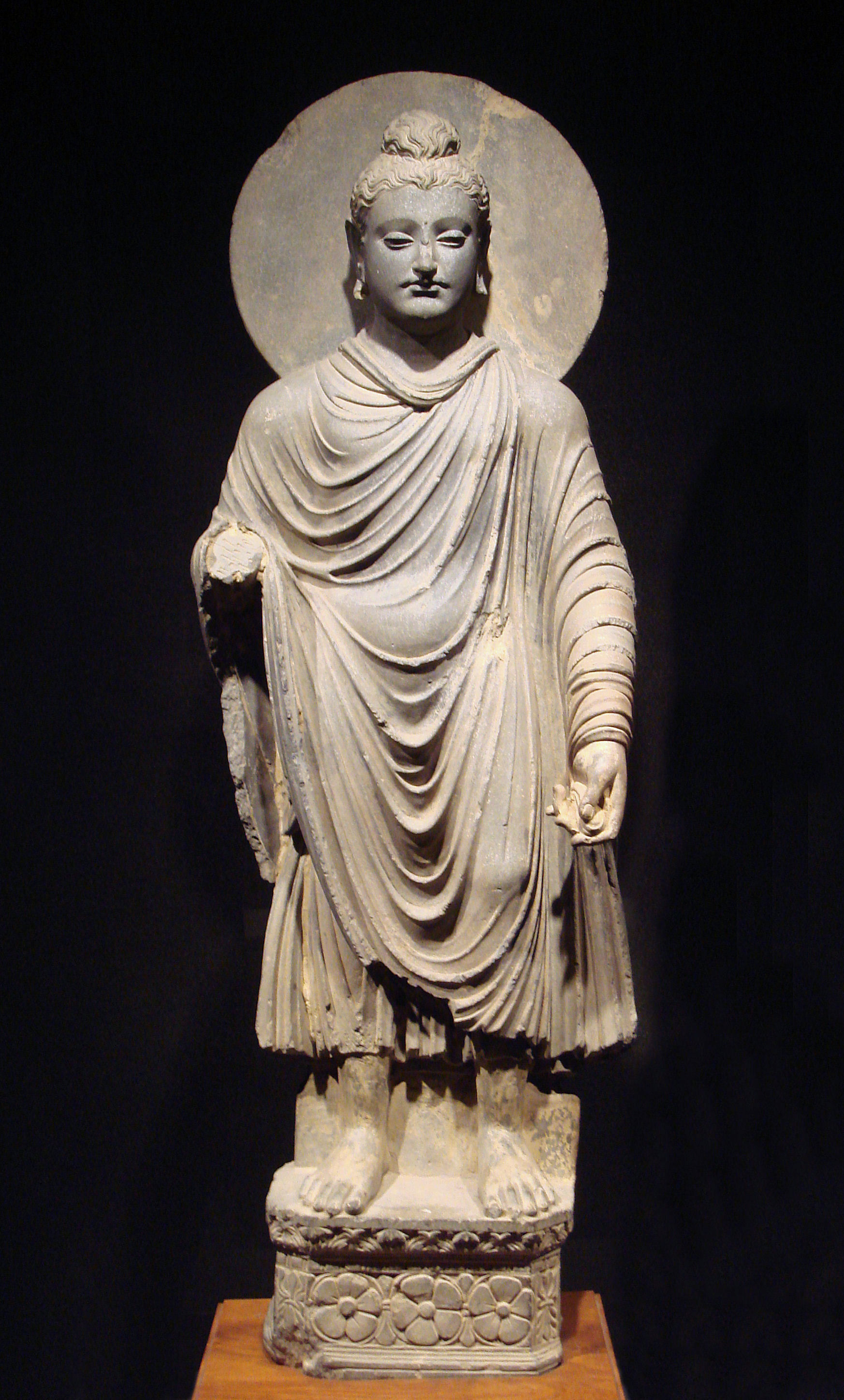 Standing Buddha, Gandhara, 1st-2nd century C.E. (Tokyo National Museum)
